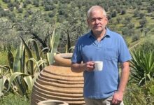 Kevin Duncan: The Storyteller Behind Τέχνη Ελαίας