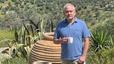 Kevin Duncan: The Storyteller Behind Τέχνη Ελαίας
